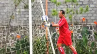 Tantangan Berat Achmad Kurniawan untuk Jadi Kiper Utama Arema