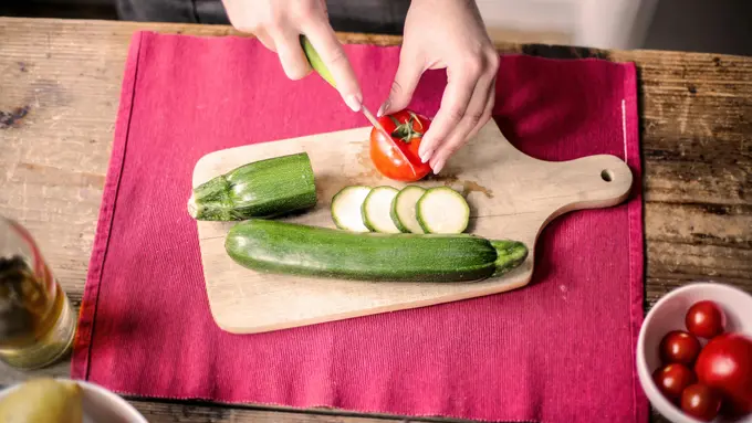 5 Trik Ampuh Talenan Anti Licin dan Tergelincir Saat Digunakan