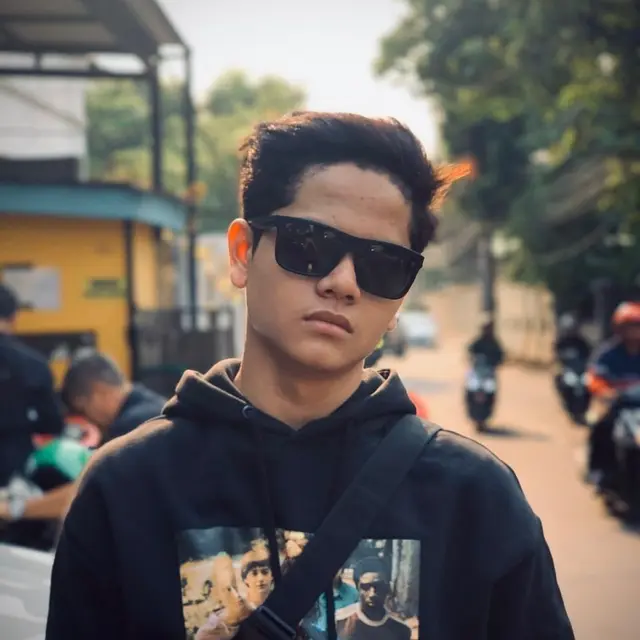 Berusia 17 Tahun, Ini 6 Potret Rifat Darwis Pemeran Satria di Cinta Tapi Benci