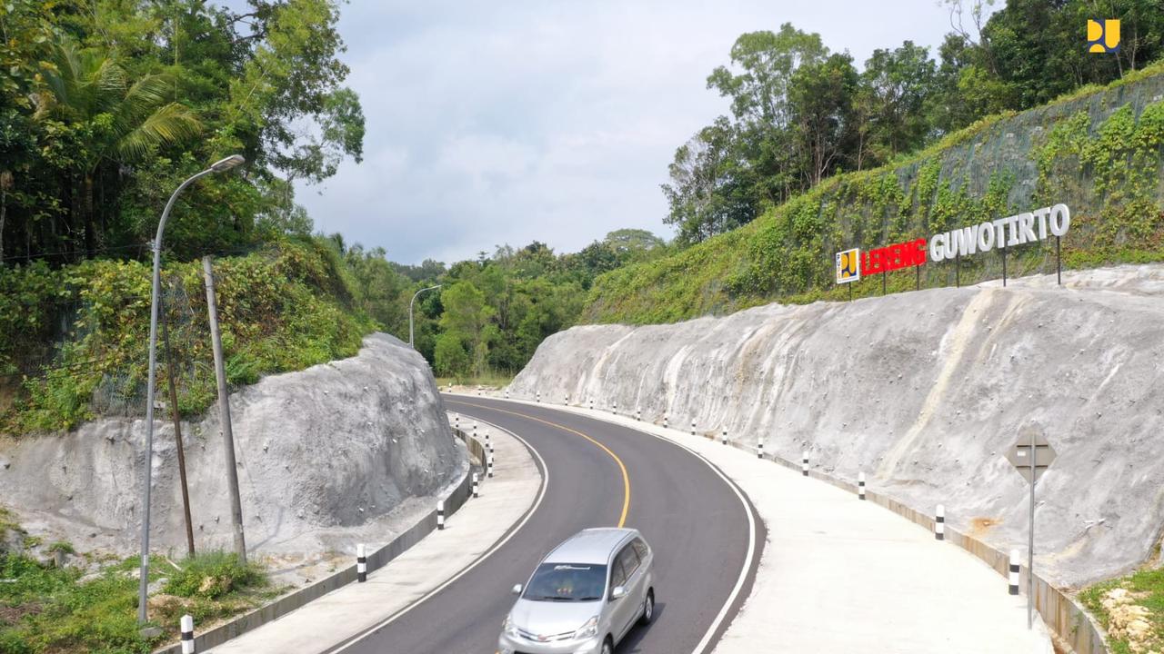 Kementerian Pekerjaan Umum dan Perumahan Rakyat (PUPR) telah menyiapkan Jalan Lintas Pantai Selatan atau Pansela Jawa sebagai jalur alternatif mudik Lebaran 2022