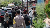 Lagi Kerja Bakti, Brimob Temukan Mayat Bayi di Aliran Kali Jantung Depok