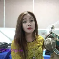 Ikut serta meramaikan hari ulang tahun SCTV, Cita Citata memperlihatkan gaun glamour yang akan ia gunakkan.