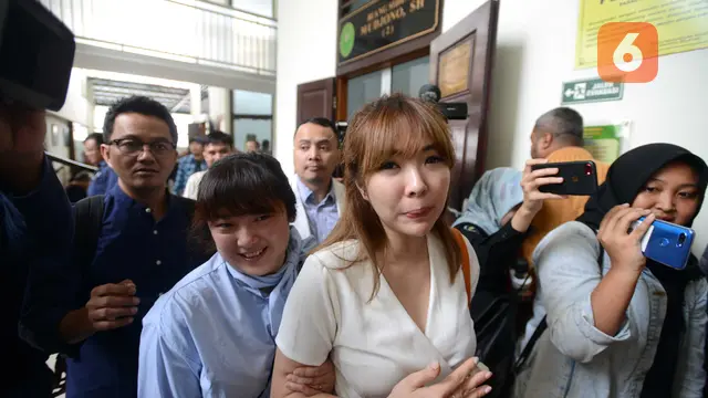 [Bintang] Gisella Anastasia sidang Putusan