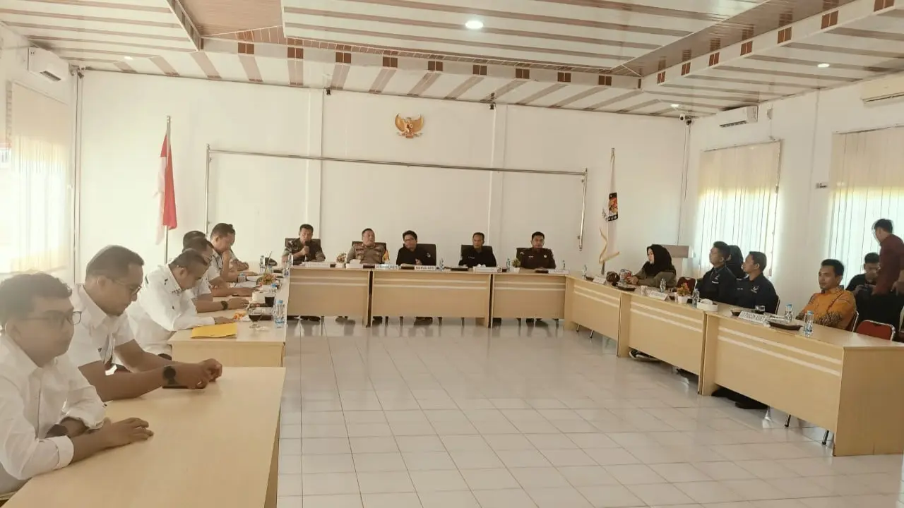 Rapat pematangan debat calon bupati dan wakil bupati Rokan Hilir oleh Polres serta KPU.