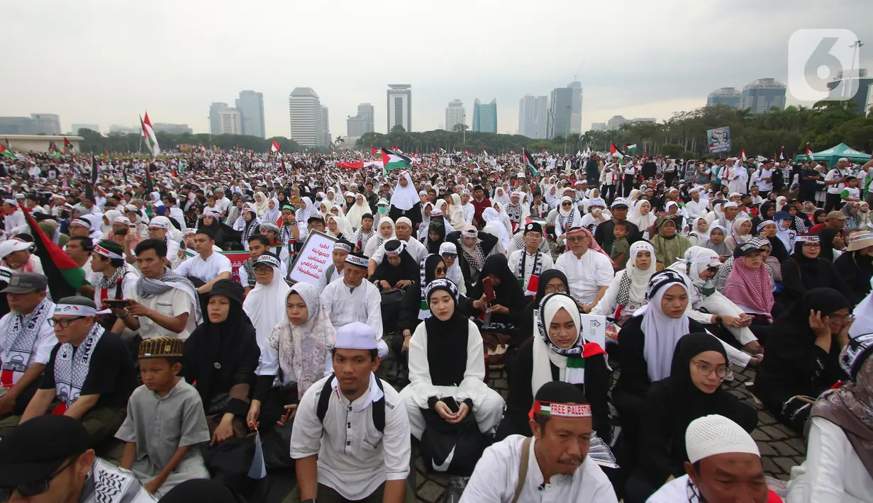 Aksi tersebut adalah aksi bersama masyarakat Indonesia yang telah geram dan mengutuk agresi serta pendudukan Israel terhadap Bangsa Palestina. (merdeka.com/Imam Buhori)