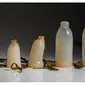 Mahasiswa kreatif membuat botol ramah lingkungan dari alga jelly. (Sumber: Dezeen Magaine / Siakap Keli)