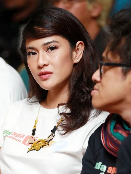 Rencananya, film yang diproduseri Mira Lesmana dan dibesut sutradara Riri Riza ini mulai beredar di bioskop pada 28 April mendatang. (Deki Prayoga/Bintang.com)