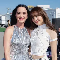 Lisa BLACKPINK dan Katy Perry di Pembukaan Piala Dunia 2026 Jadi Sorotan. [Photo by Katty Perry]