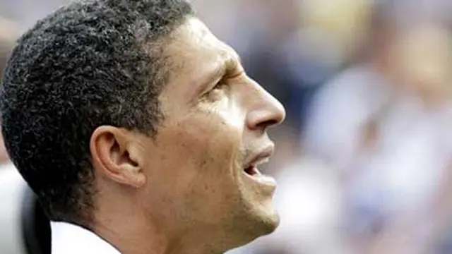 img_hughton-2.jpg