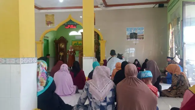 Warga Kampung Tua memperingati Maulid Nabi Muhammad SAW sekaligus konsolidasi menolak penggusuran. (Foto: Liputan6.com/Ajang Nurdin)