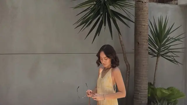 Salshabilla Adriani Liburan ke Bali pakai dress backless. [@salshabillaadr]