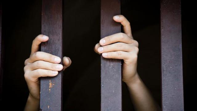 Pengakuan Transgender di Penjara Pria: Saya Diperkosa 2 ...