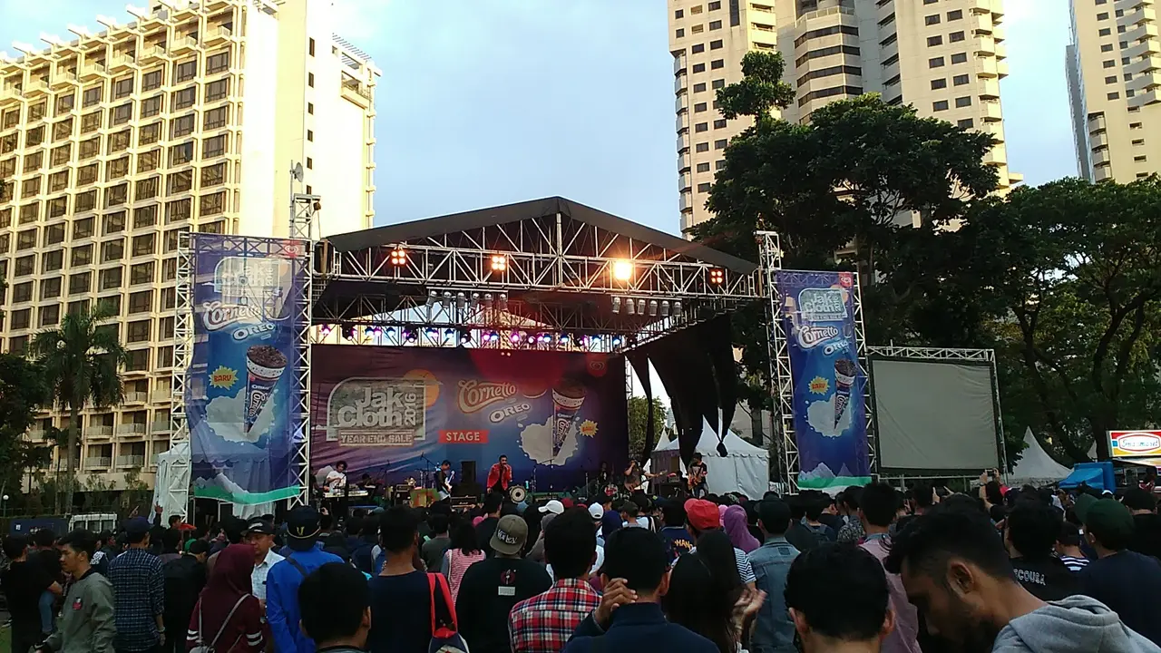 Jakcloth YES 2016