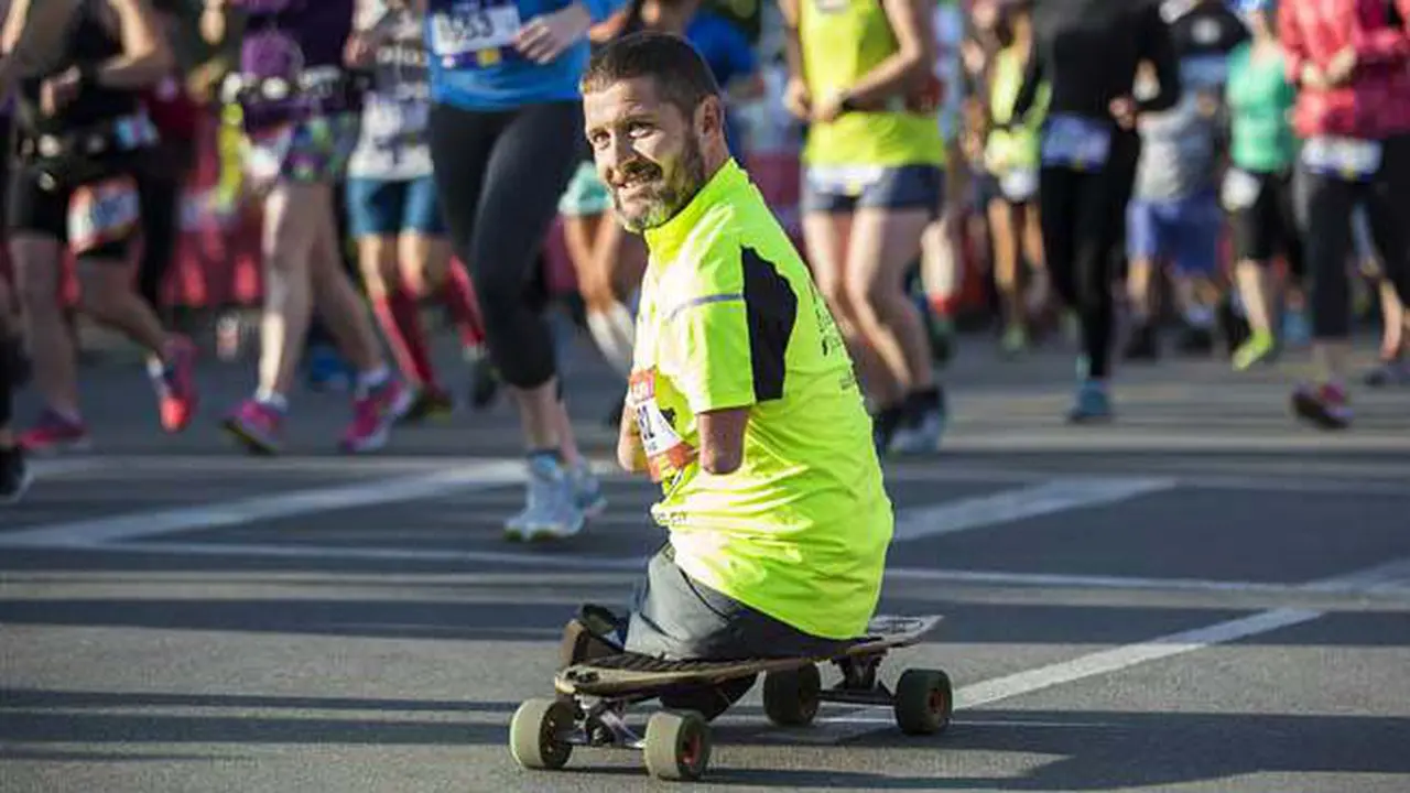 Lahir Tanpa Tangan dan Kaki, Pria Ikuti Lari Marathon, Nasibnya?