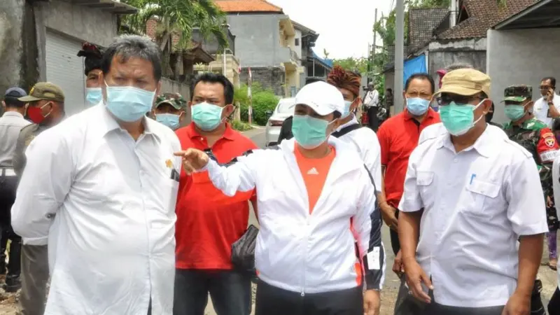 Bupati Eka Serahkan Bantuan untuk Korban Terdampak Bencana Alam di Sangulan, Kediri, Tabanan