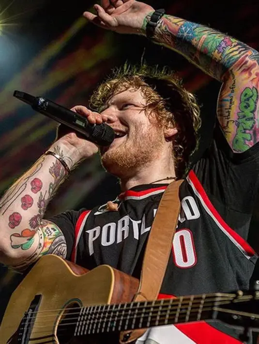 “Aku berharap ini (kecelakaan) tidak berpengaruh terhadap konser yang sedang aku gelar,” ungkap Ed Sheeran melanjutkan. (Instagram/teddysphotos)
