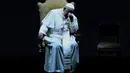 Ia merupakan Paus pertama yang berasal dari Ordo Serikat Yesus (Jesuit), sekaligus menjadi Paus pertama yang datang dari kawasan Amerika Latin dan belahan bumi selatan. Tampak dalam foto, Paus Fransiskus berpartisipasi dalam konferensi umum Negara Italia tentang Kelahiran, di Roma pada 10 Mei 2024. (Andreas SOLARO/AFP)
