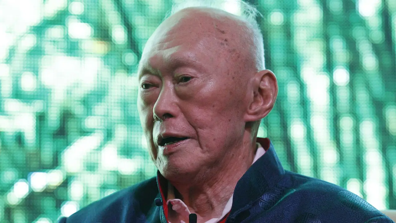 Dirawat Intensif, Kondisi 'Bapak Singapura' Semakin Memburuk