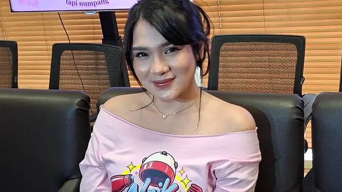Transformasi Total Davina Karamoy Bicara Logat Betawi di Film Komedi Perdana