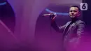 Penyanyi Judika tampil dalam konser yang bertajuk 'Rindu Kamu yang Dulu' di The Pallas SCBD, Jakarta, Jumat (14/2/2020). Dalam penampilannya Judika membawakan 10 lagu diantaranya, Sampai Akhir, Sampai Kau Jadi Milikku, dan Malaikat. (Liputan6.com/Faizal Fanani)