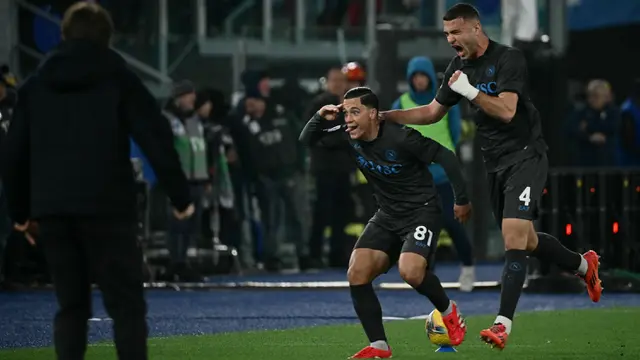 Foto: Sengitnya Laga Lazio Vs Napoli di Liga Italia, Berakhir dengan Skor 2-2