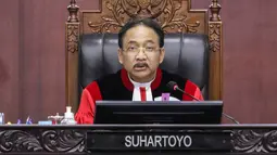 Majelis Hakim MK menolak permohonan uji formil batas usia capres dan cawapres yang diajukan pakar hukum tata negara Denny Indrayana dan pengajar UGM Zainal Arifin Mochtar. (Liputan6.com/Angga Yuniar)