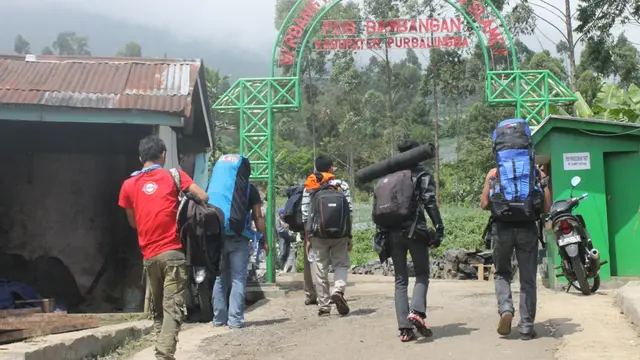 pendaki gunung slamet