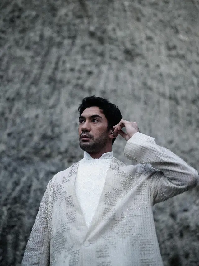 Reza Rahadian. (Foto: Dok. Instagram @officialpilarez)