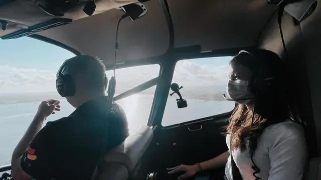 Sarah Menzel dan Azriel Hermansyah di Bali