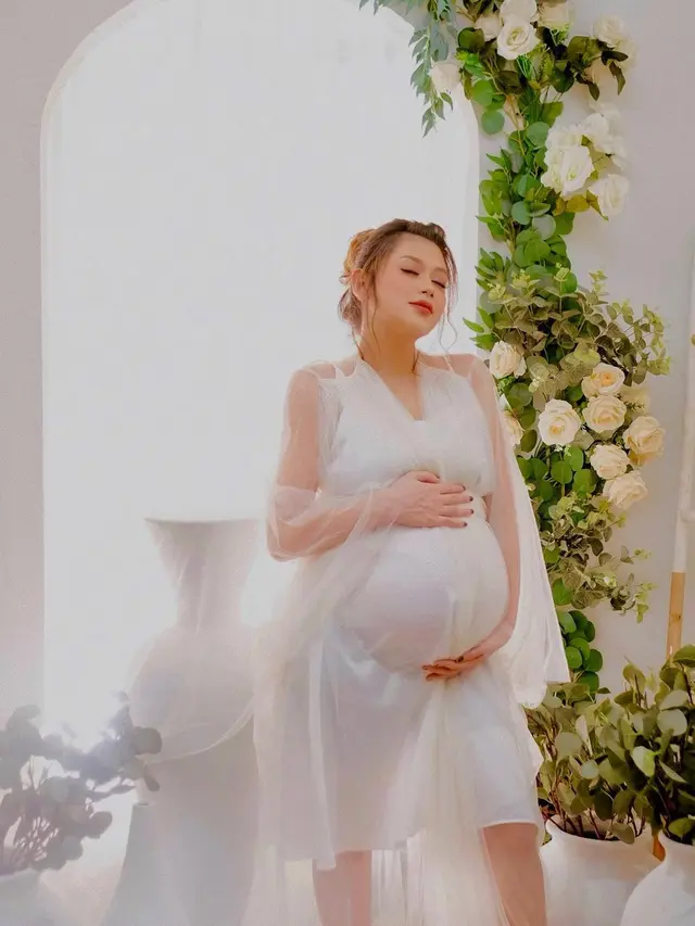 Nantikan Buah Hati, Ini 7 Maternity Shoot Istri Reza Ali Syahbana