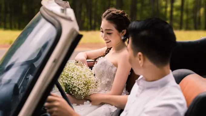couple romantis bahagia
