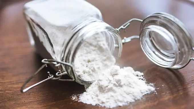 Baking soda/copyright Shutterstock.com