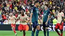 Pemain RC Lens, Elye Wahi, melakukan selebrasi setelah mencetak gol ke gawang Arsenal pada laga Liga Champions di Stade Bollaert-Delelis, Rabu (4/10/2023). RC Lens menang dengan skor 2-1. (AFP/Denis Charlet)