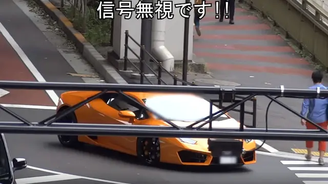 Keren, Polisi Jepang Kejar Mobil Lamborghini Dengan Sepeda