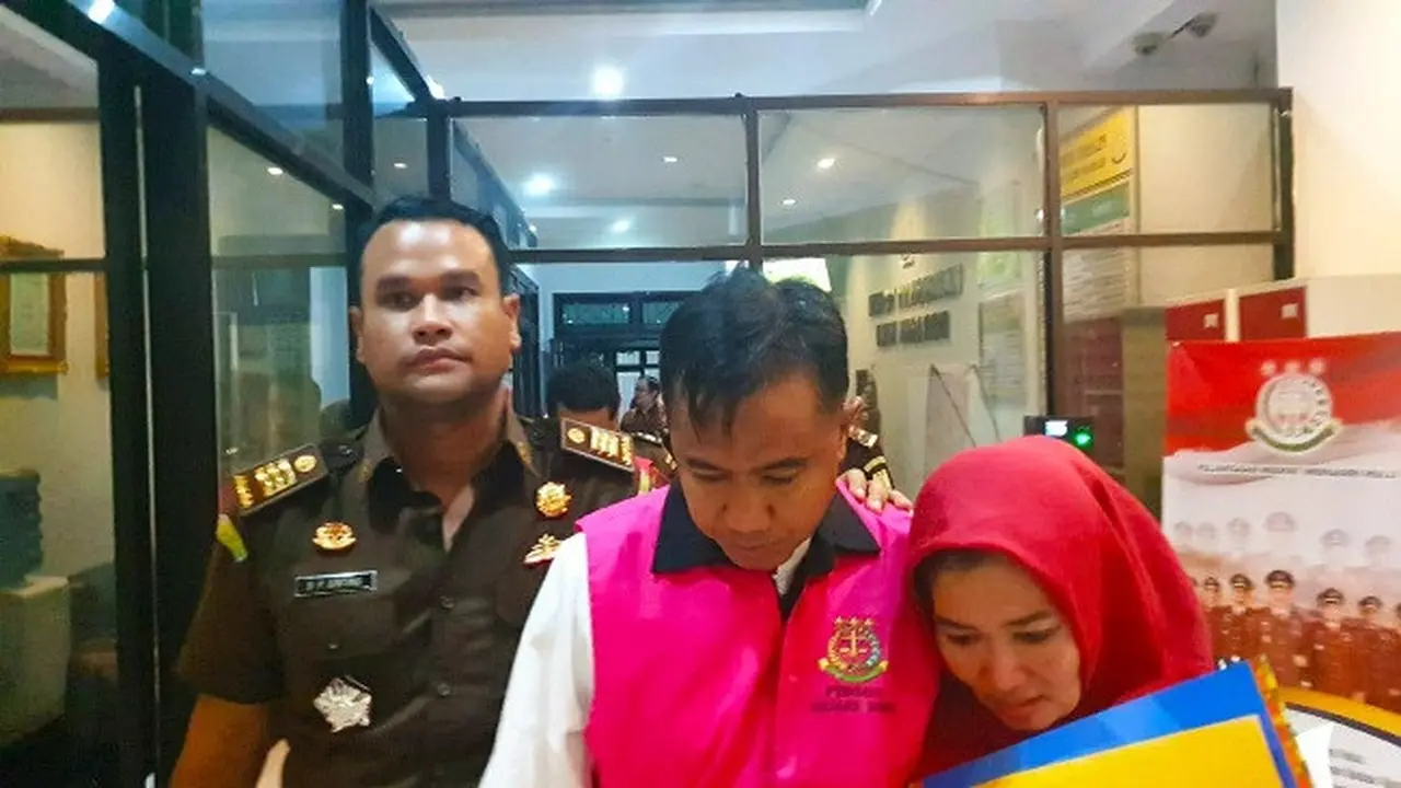 Tersangka korupsi MTQ di Indragiri Hulu ditahan Kejaksaan Negeri setempat untuk mempermudah penyidikan.