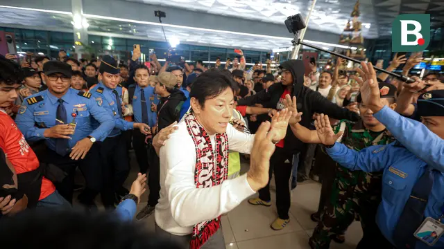 Foto: Pulang ke Korea Selatan, Shin Tae-yong Dilepas dengan Meriah oleh Masyarakat dan Suporter Indonesia