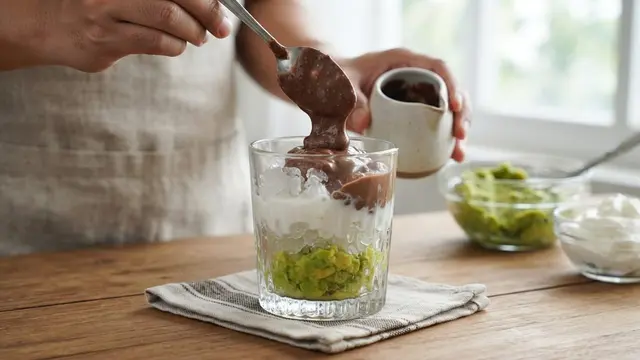 Resep Alpukat Kocok Milo dengan Krim Susu