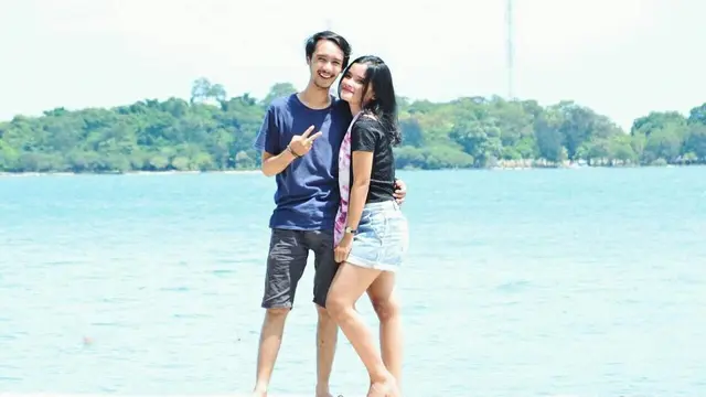 Ingat Somat 'Eneng dan Kaos Kaki Ajaib'? Ini 6 Potret Terbarunya Bareng Kekasih