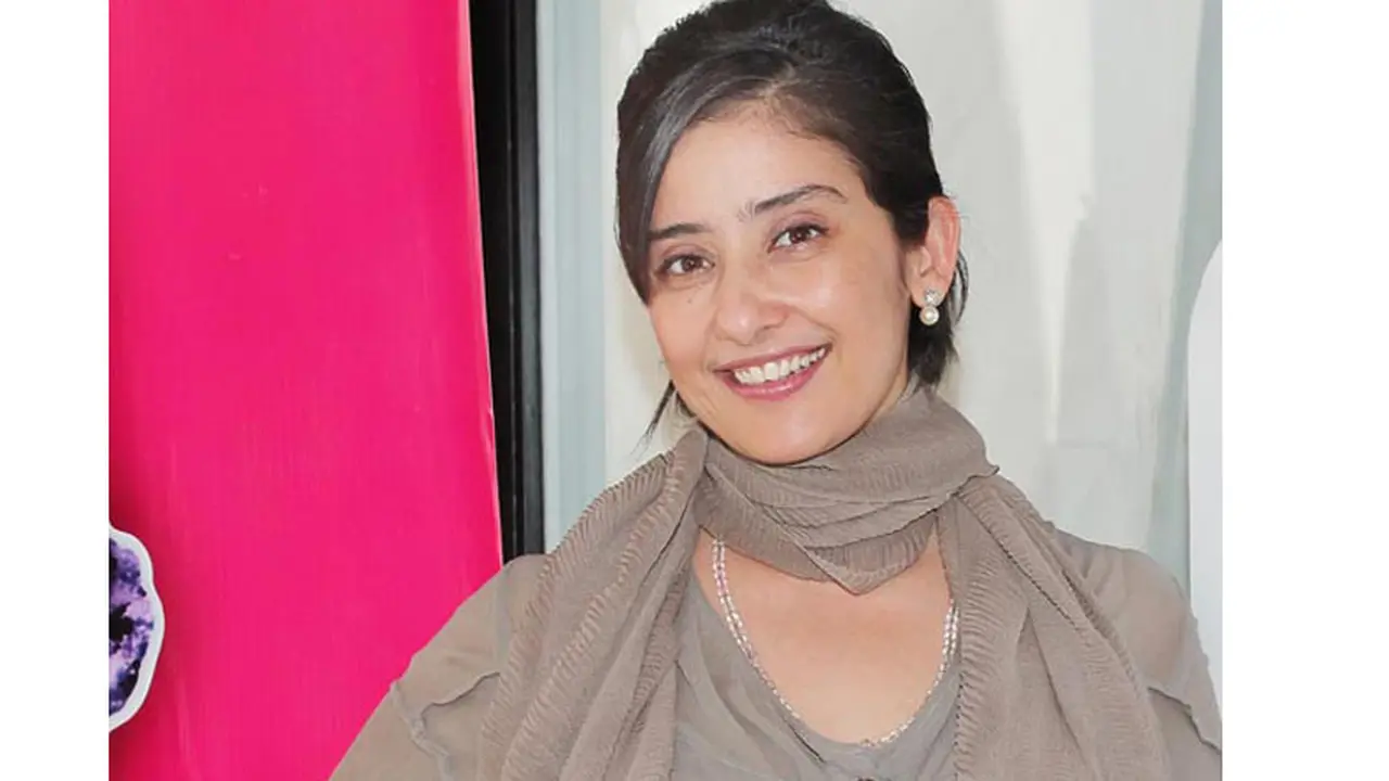 Manisha Koirala Putuskan Adopsi Bayi Perempuan