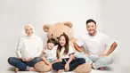 Jelang melahirkan, Dian Ayu jalani pemotretan maternity shoot. Usung konsep simpel degan outfit sederhana berwarna putih, keluarga kecil ini akan semakin berwarna karena buah hati ketiganya segara lahir ke dunia. Boneka besar yang menjadi properti untuk pemotretan membuat konsep pemotretan Dian Ayu kali ini terlihat unik. (Liputan6.com/IG/@dianayulestari)