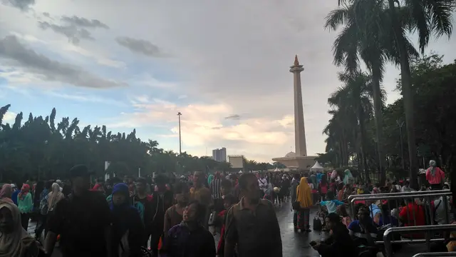 Monas