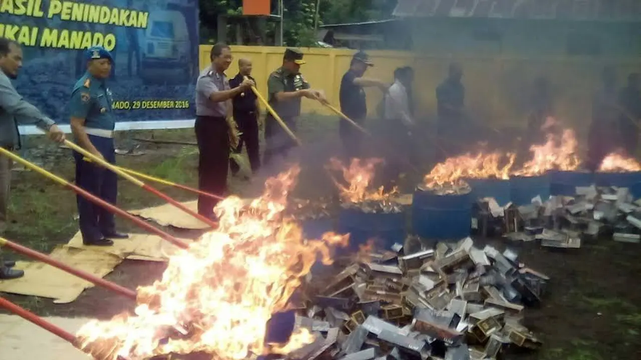 Pemusnahan barang sitaan Manado