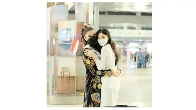8 Potret Jihane Almira Bertolak ke Polandia, Siap Maju Miss Supranational 2021