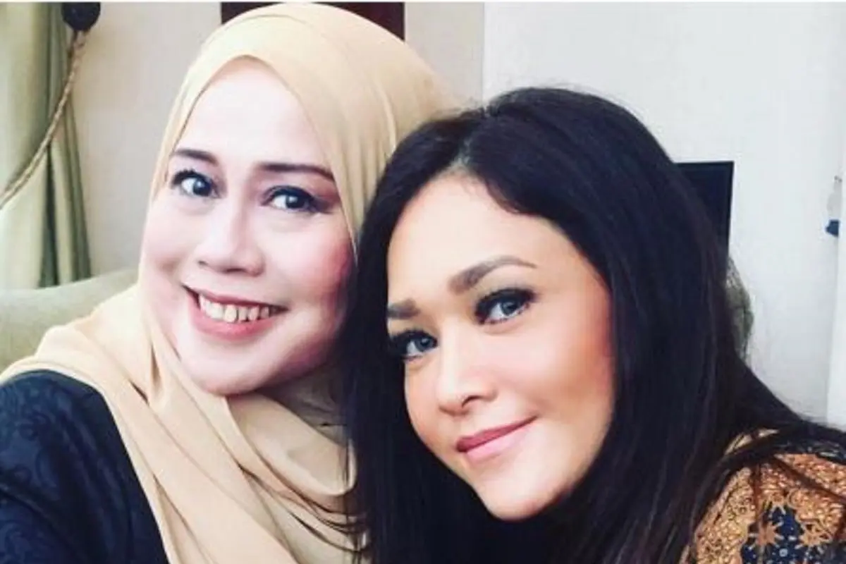 [Bintang] Maia Estianty dan Dewi Yull