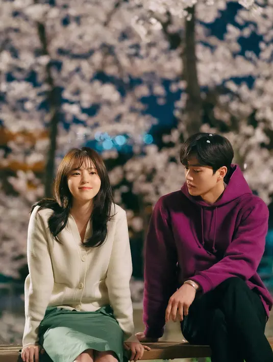 Namun siapa yang menyangka jika drama Nevertheless jadi pusat perhatian publik. Lantaran banyak warganet yang berkomentar jika kupu-kupu lebih bahaya dari buaya. (Foto: Netflix)