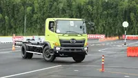 Hino Tegaskan Kompetensi Pengemudi dan Perawatan Kendaraan Kunci Keselamatan Transportasi