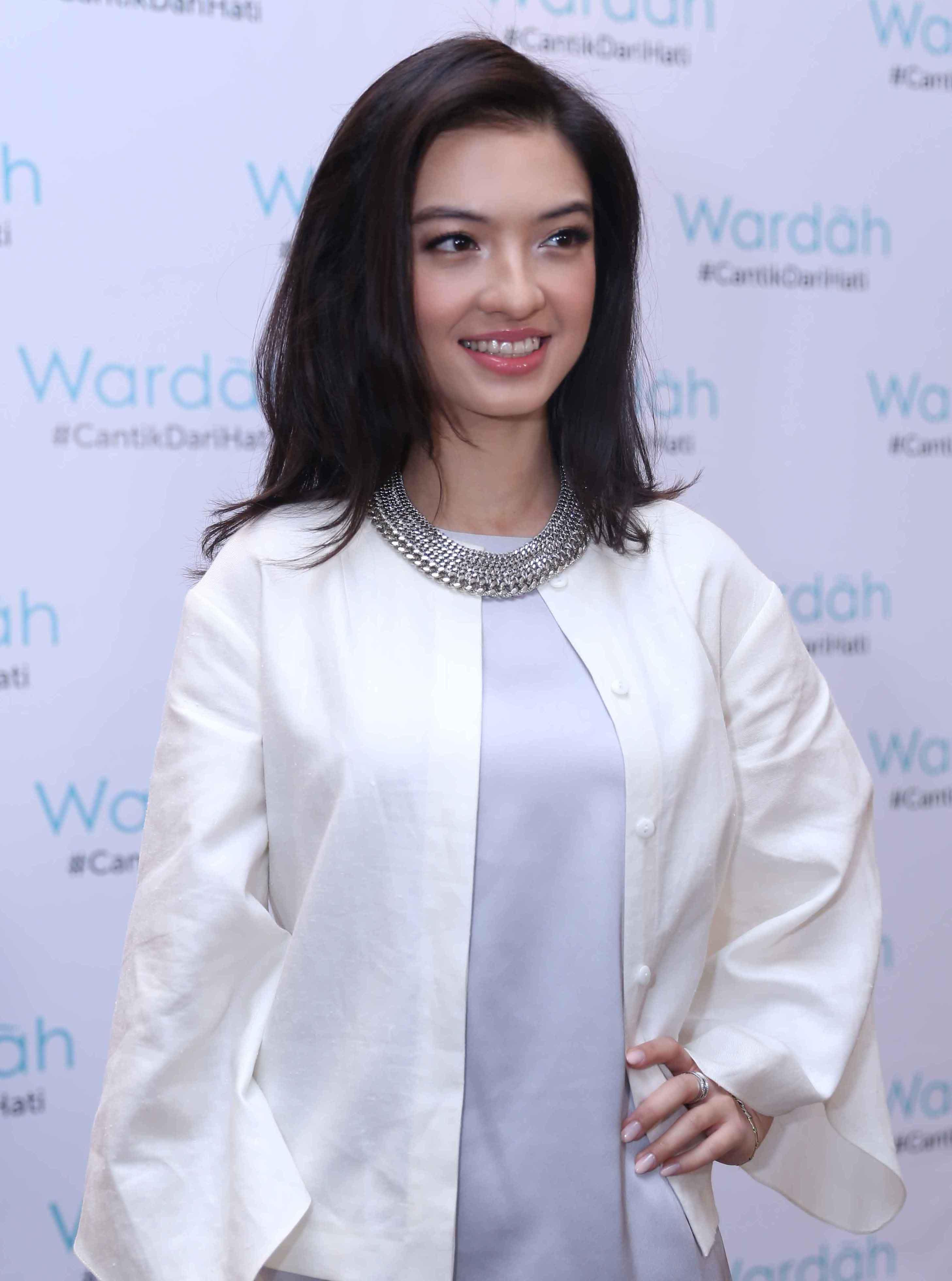 Raline Shah, Direktur Cantik Air Asia, Anak Buah Tony ...
