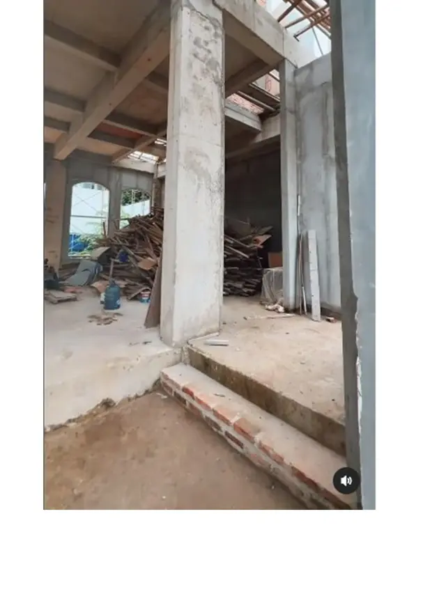 8 Potret Pembangunan Rumah Baru Ayu Dewi, Megah Banget