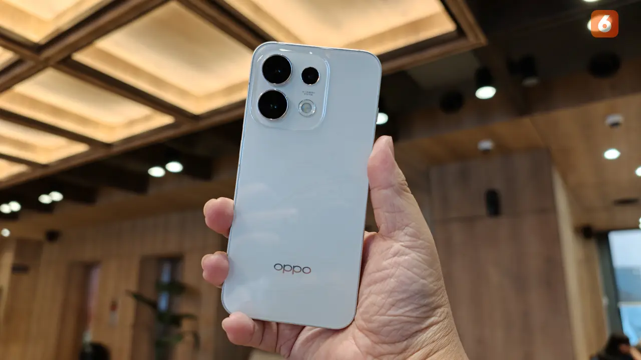Oppo Reno16 Series Bawa AI dan Kamera 50MP, Apa Bedanya
