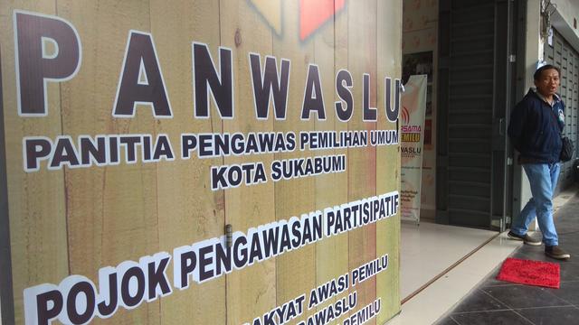 PNS di Sukabumi Pakai Atribut Kampanye Bakal Calon Wali Kota.